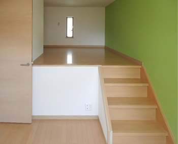 松戸市　木造２階建　三層構造アパート